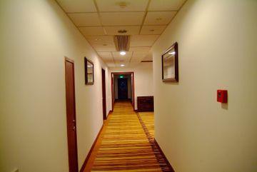 Starway Shengxianju Hotel 2*